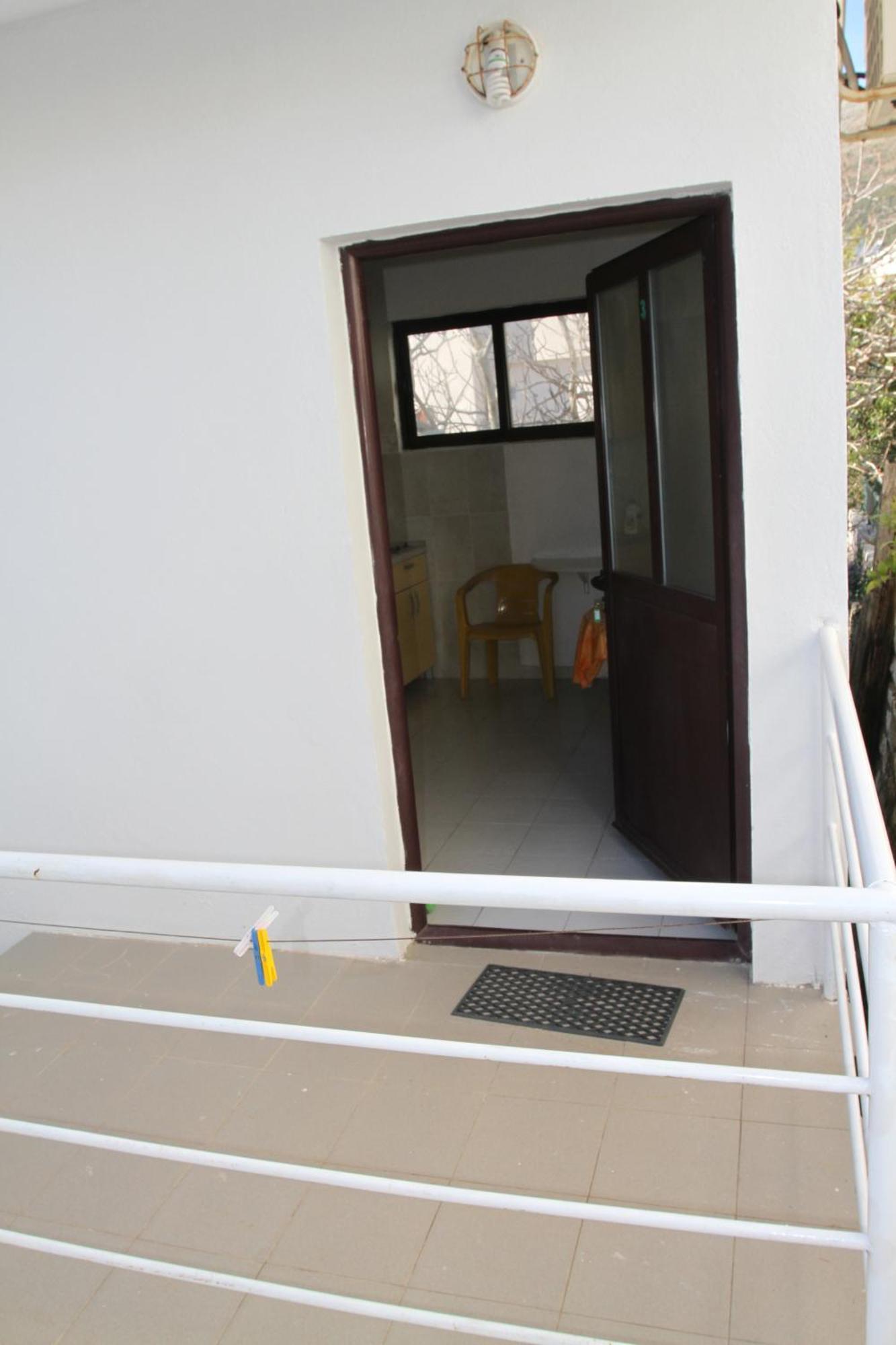 Apartments Popovic Petrovac Ngoại thất bức ảnh