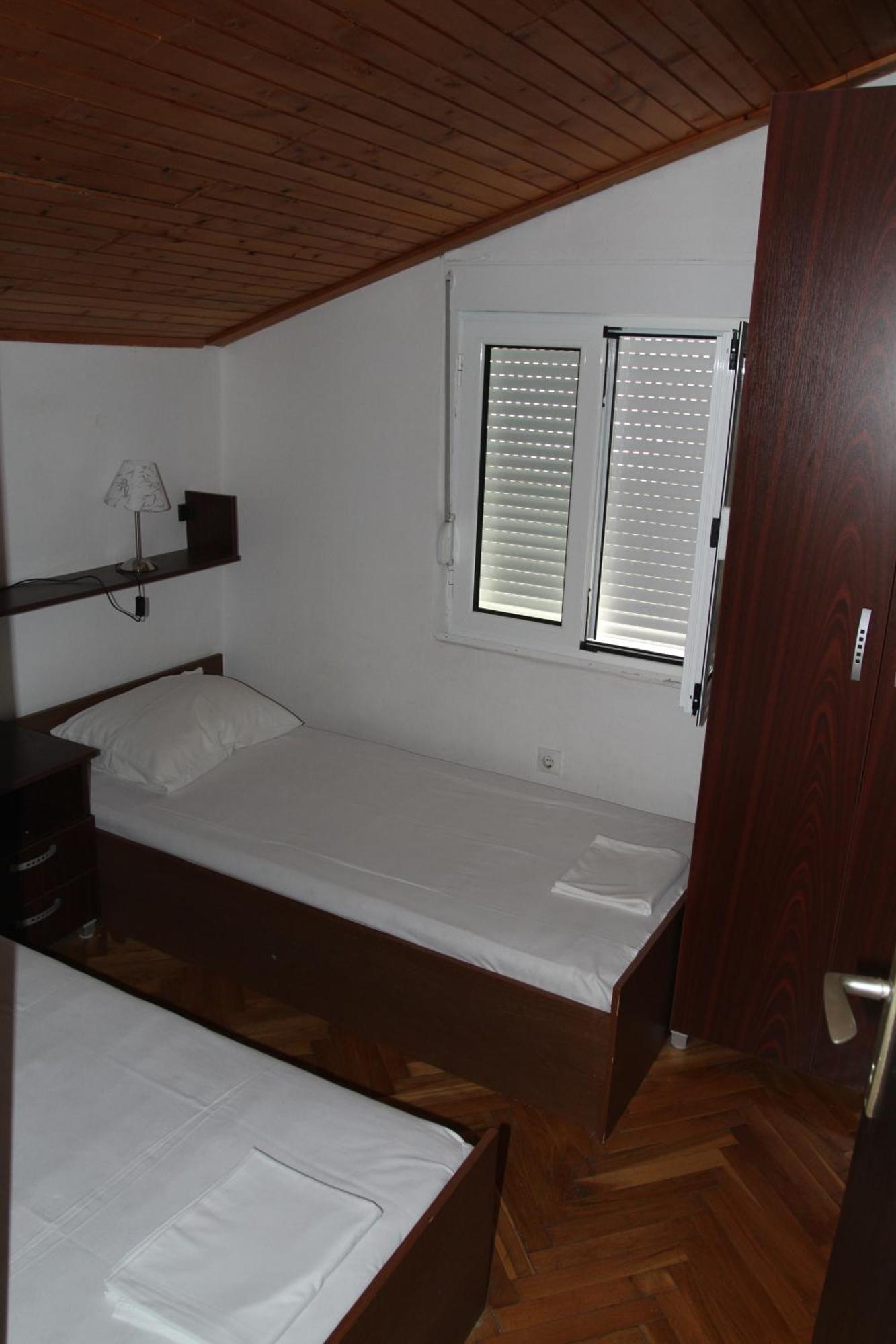 Apartments Popovic Petrovac Ngoại thất bức ảnh