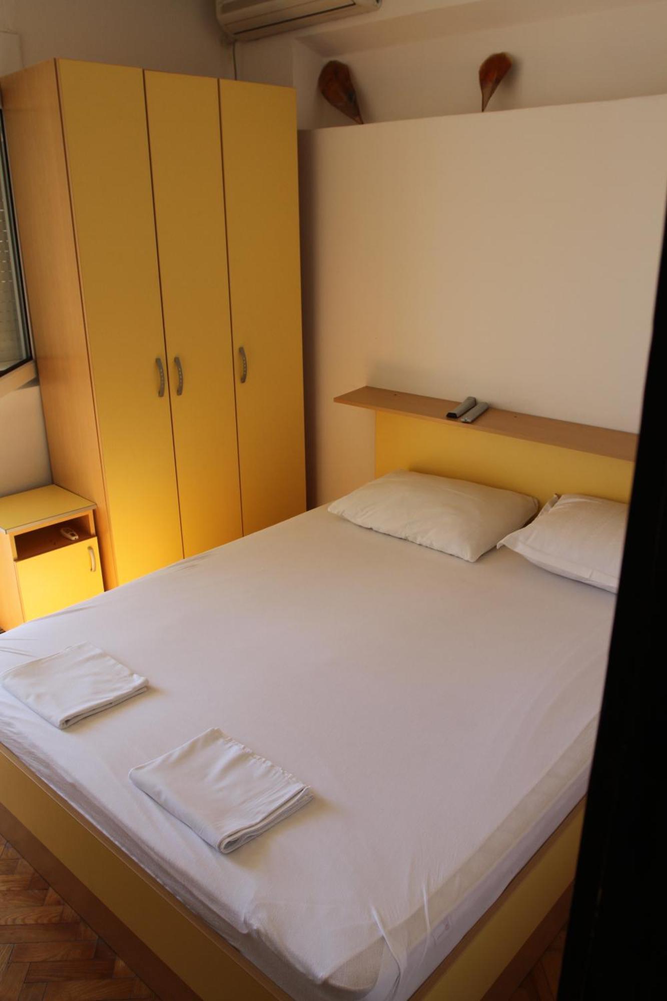 Apartments Popovic Petrovac Ngoại thất bức ảnh