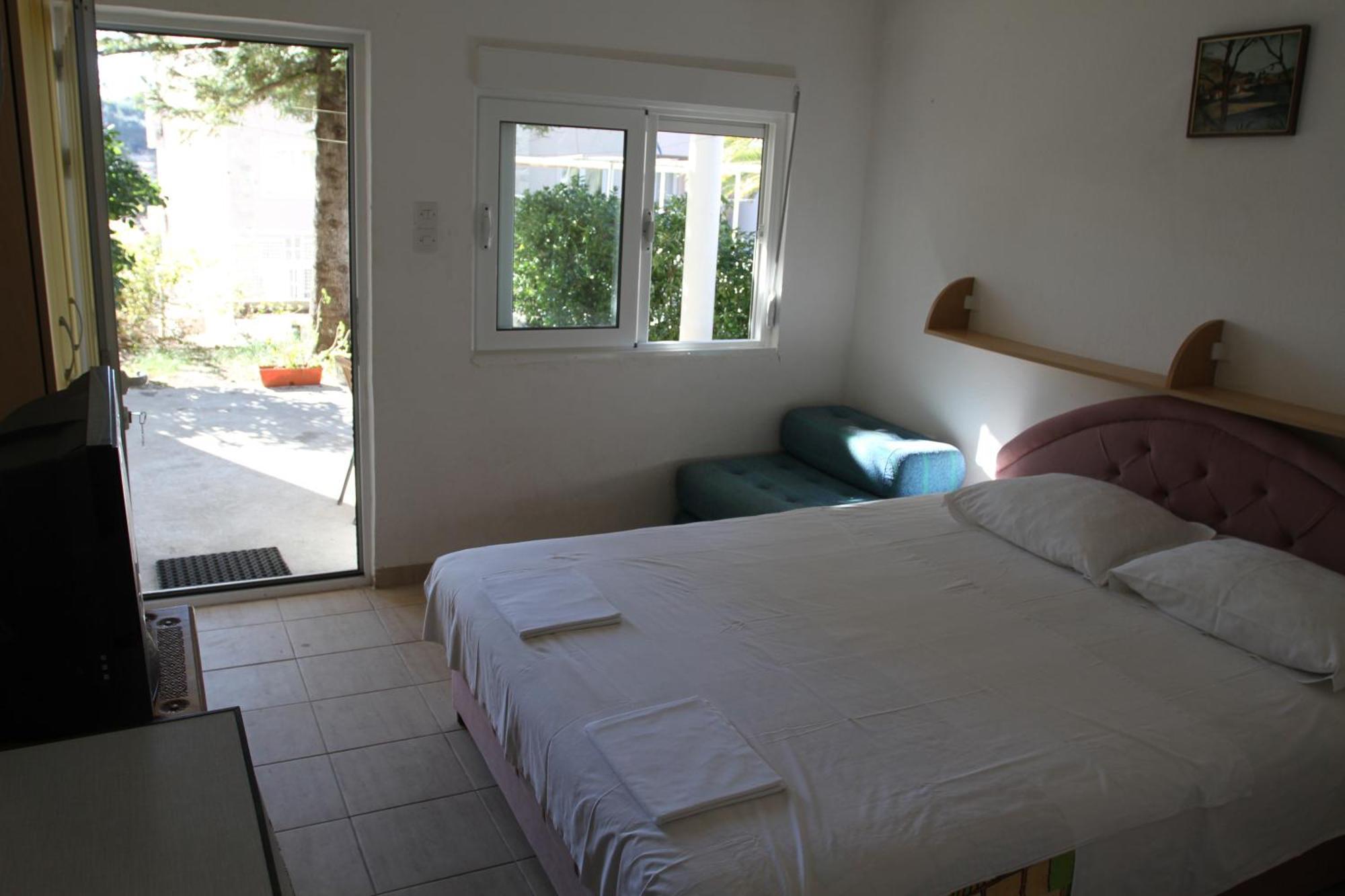 Apartments Popovic Petrovac Ngoại thất bức ảnh