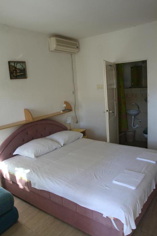 Apartments Popovic Petrovac Phòng bức ảnh